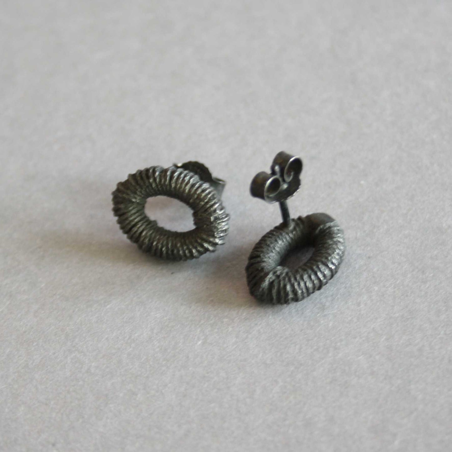 Spitzovale Ohrstecker 925er Silber geschwärzt