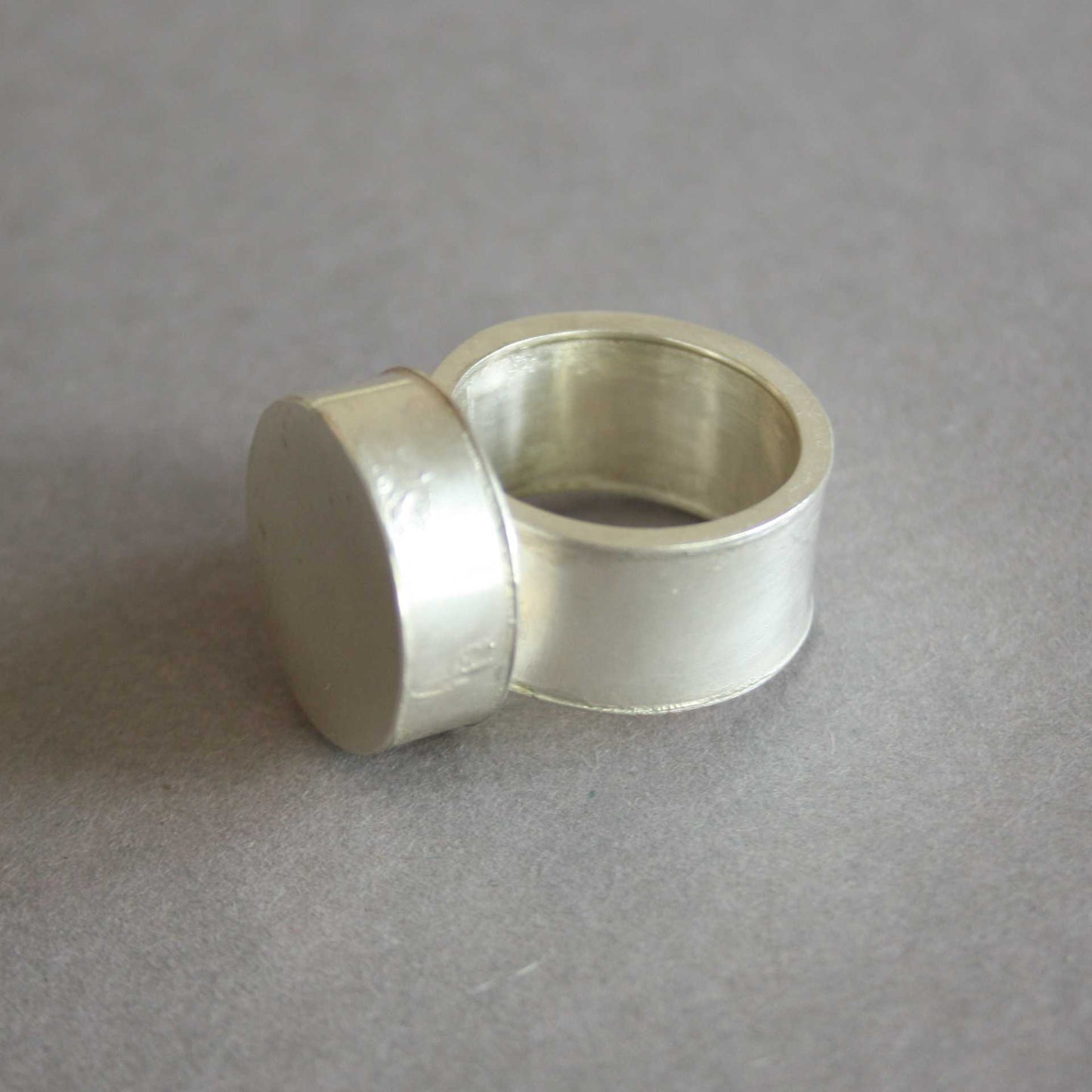 Ring 925 Sterling silver hollow mounted size 59