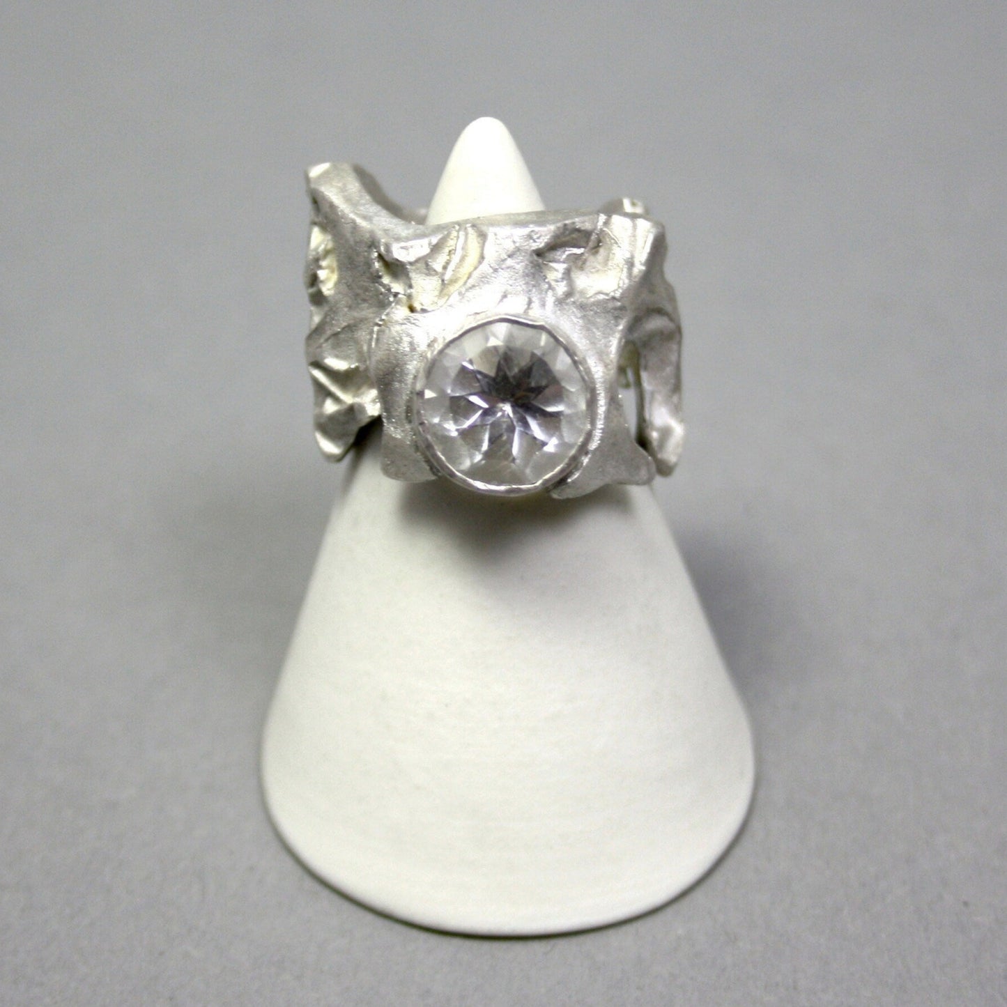Ring 925 silver with rock crystal size. 54