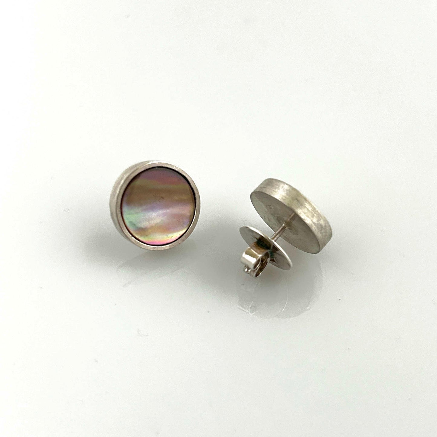 Glänzende Ohrstecker Perlmutt 925-Silber