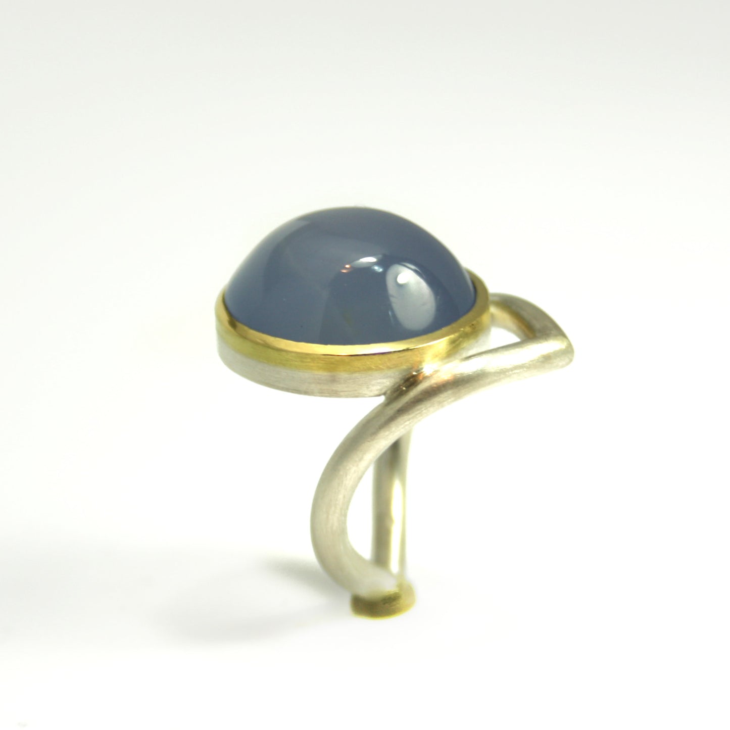 Ring 750 gold 925 silver with chalcedony size. 57