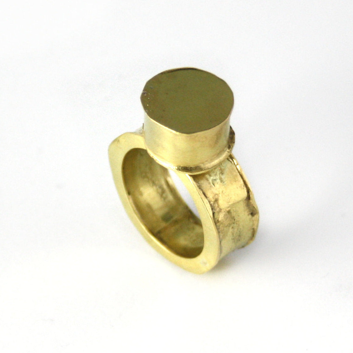 Ring 750 yellow gold hollow mounted size 58